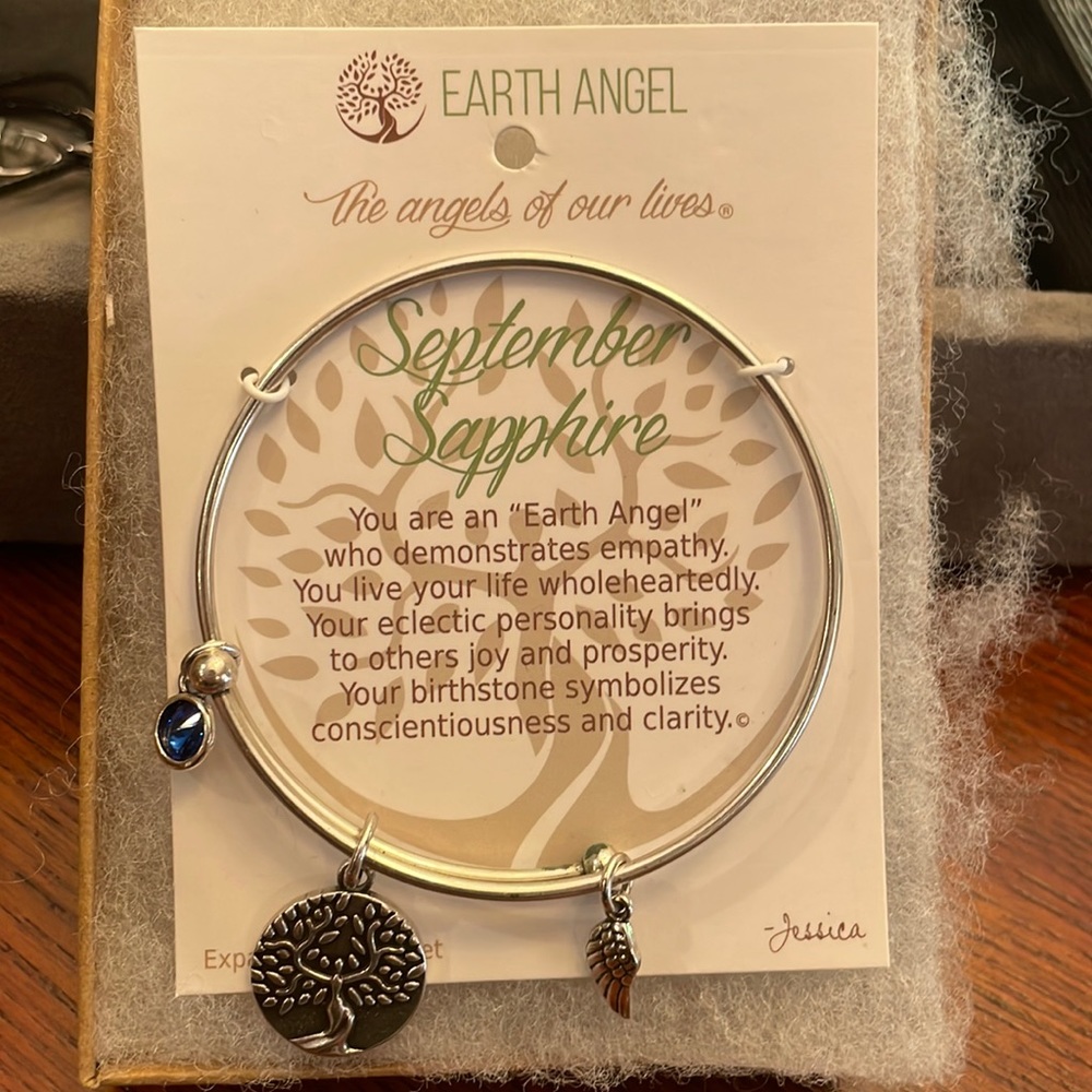 🆕 NWT Earth Angel September sapphire Silvertone charm bracelet